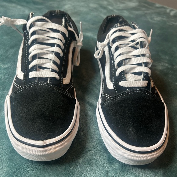 Vans Men's Classic Black and White Sneakers - Picture 2 of 6